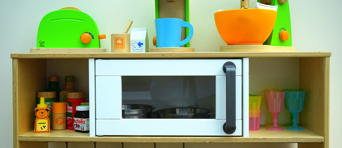 Waarom een speelkeuken een must is in de speelhoek Speelkeukens Hape