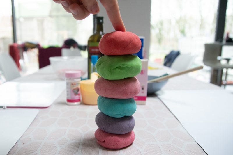 Zelf Play Doh maken doe je zo DIY Play Dough Sofie Lambrecht